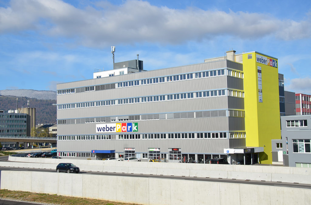 Espace de bureau et commerce à Brügg